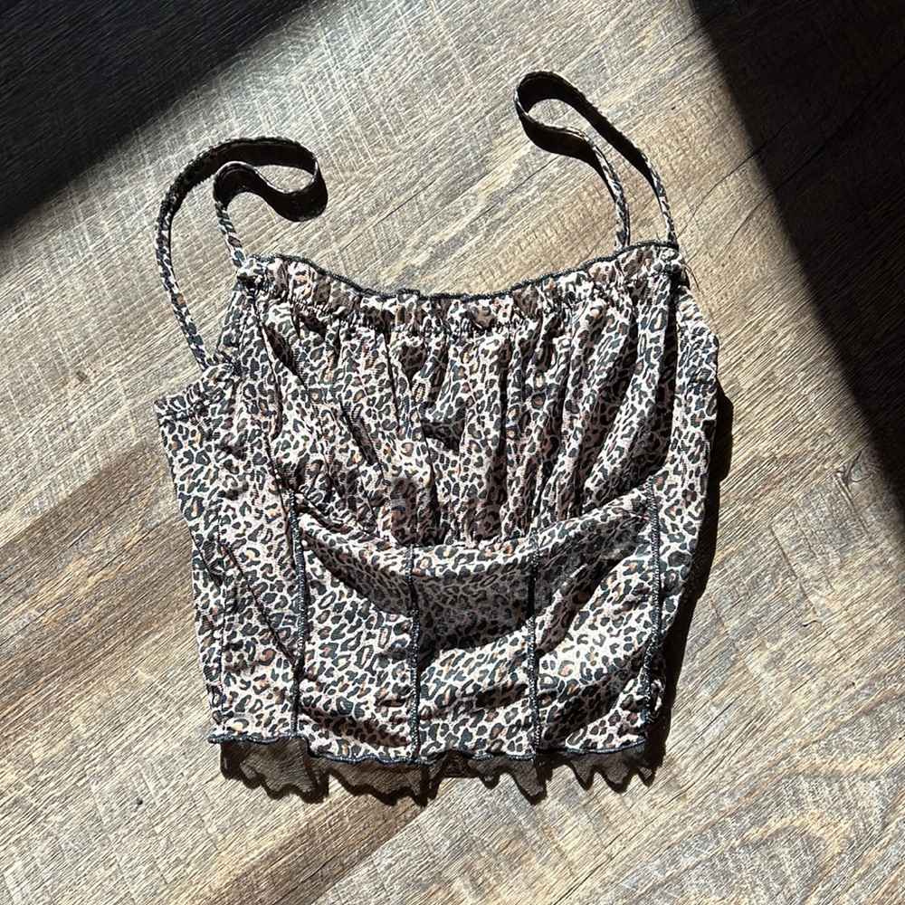 ❌SOLD❌3/$20 animal print crop top